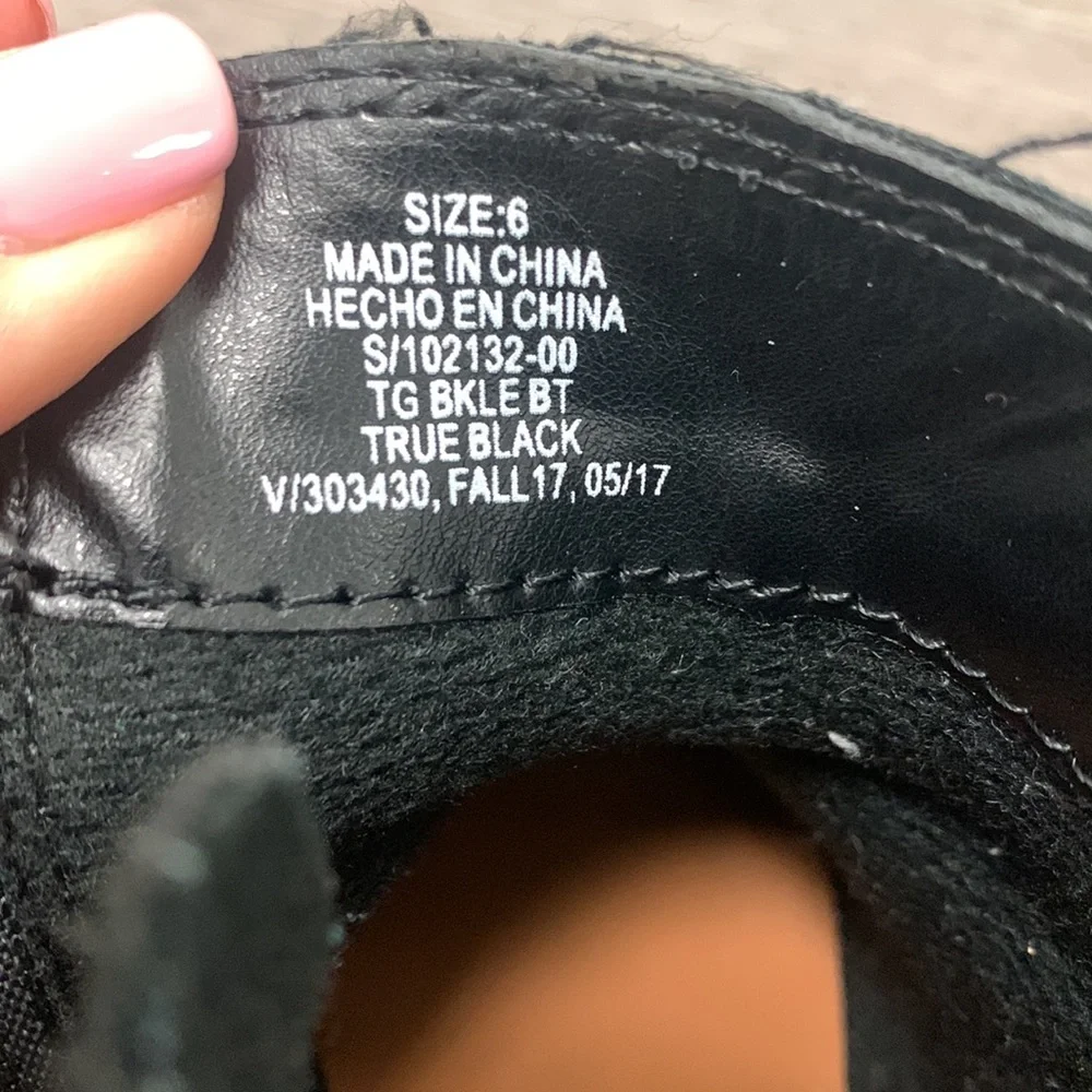 Gap baby black boots - size 6